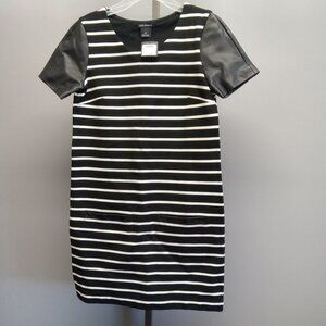 Club Monaco womens black and white striped mini dress with pockets NWT sz 00